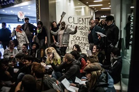 Mobilisation des femmes de ménages au centre commercial Lyon-Part-Dieu